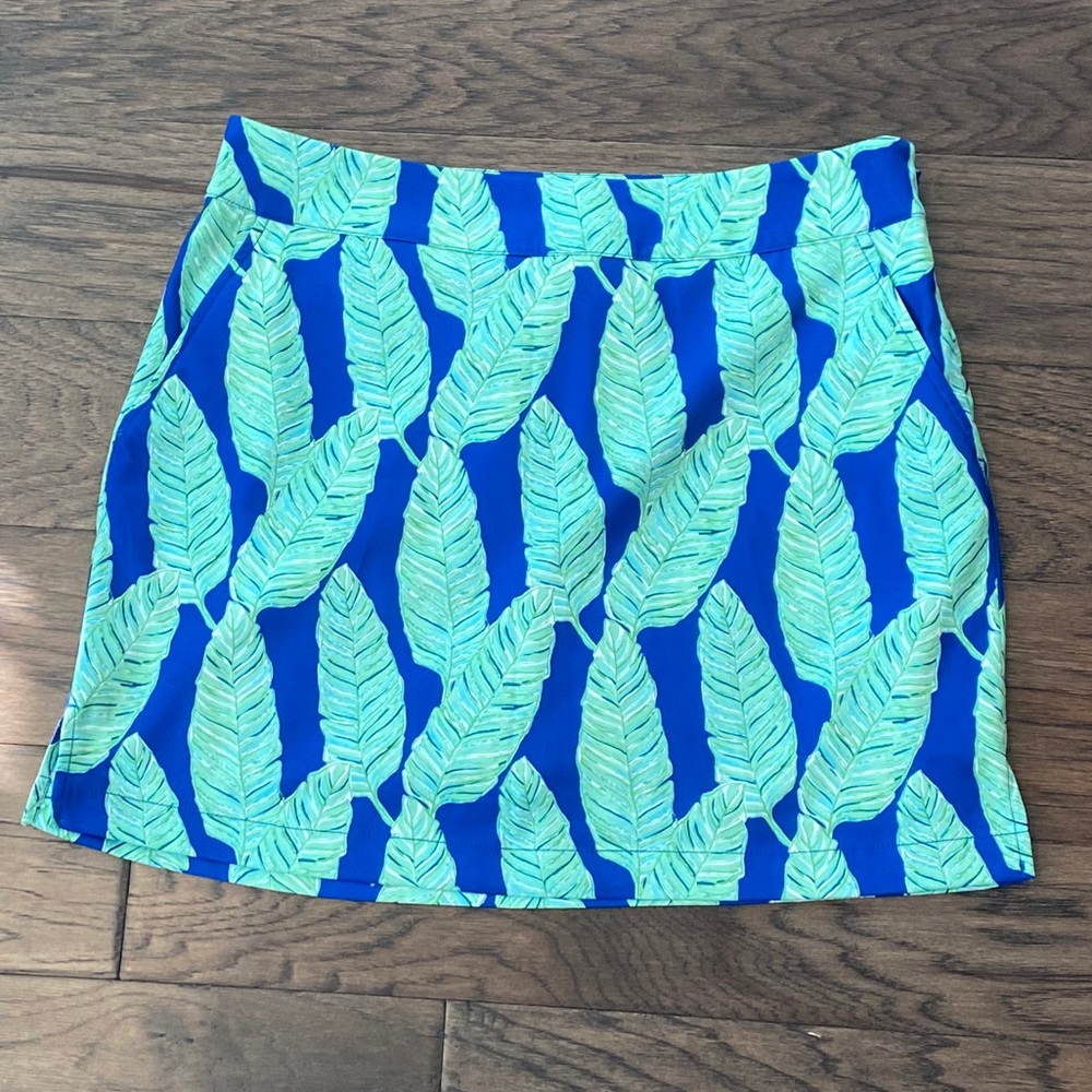 Size 8 Vineyard Vines Blue/Green Palm Leaf Skort
